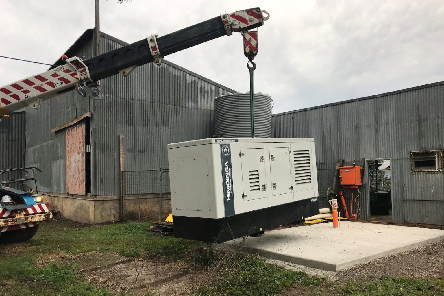 generator installation with crane